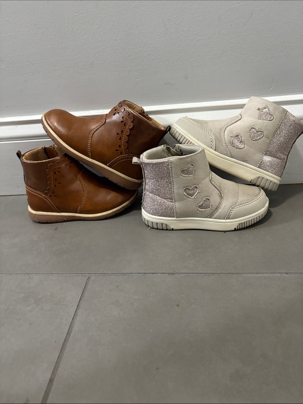Stride Rite 360 Girls Brown Leather Ankle Boots & Light Beige Glitter Heart Boot